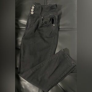 Wallflower Black Capri Jeans